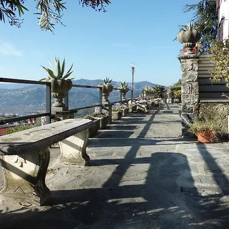 Gli Oleandri Bed & Breakfast *